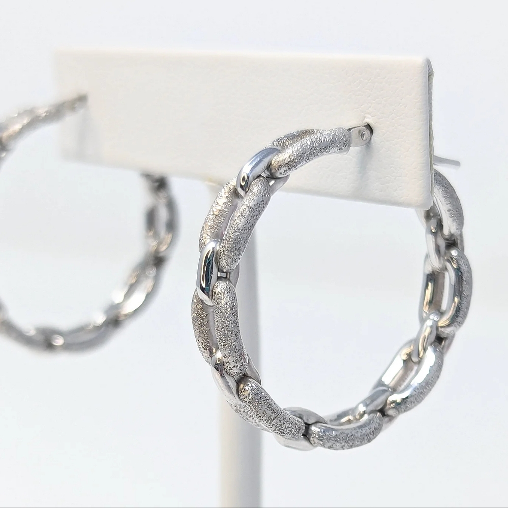 SOLD Vintage sterling silver 925 chain hoop textured and smooth earring Peru - Picture 2 of 7